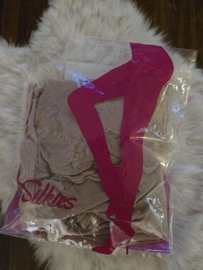 Silkies Control Top Pantyhose
